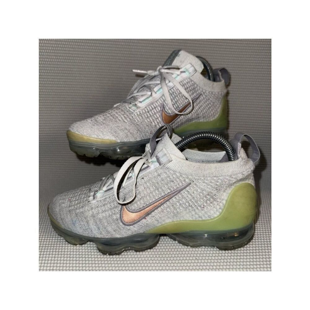 Nike Air VaporMax 2021 Gray Green Athletic Comfort Shoes Sneakers Youth Size 6Y